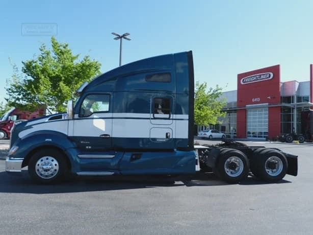 2021 Kenworth T680 image 4