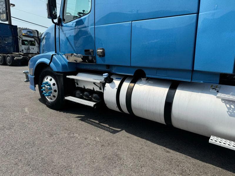 2012 Volvo VNL image 72