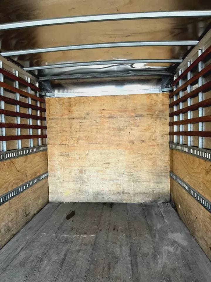 2017 Freightliner M2 image 8