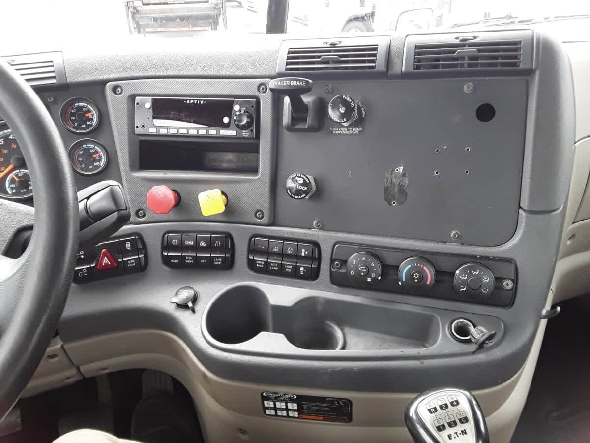 2018 Freightliner Cascadia image 4