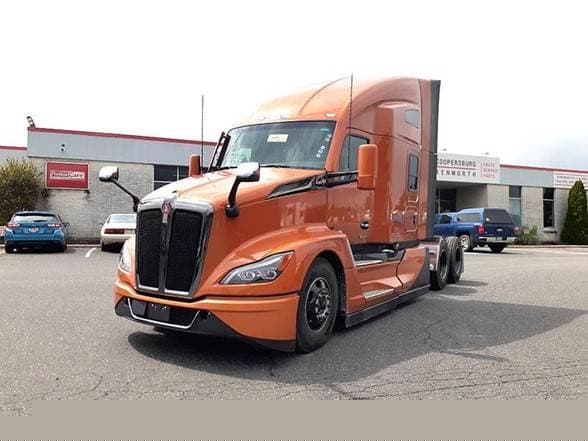 2024 Kenworth T680 image 1