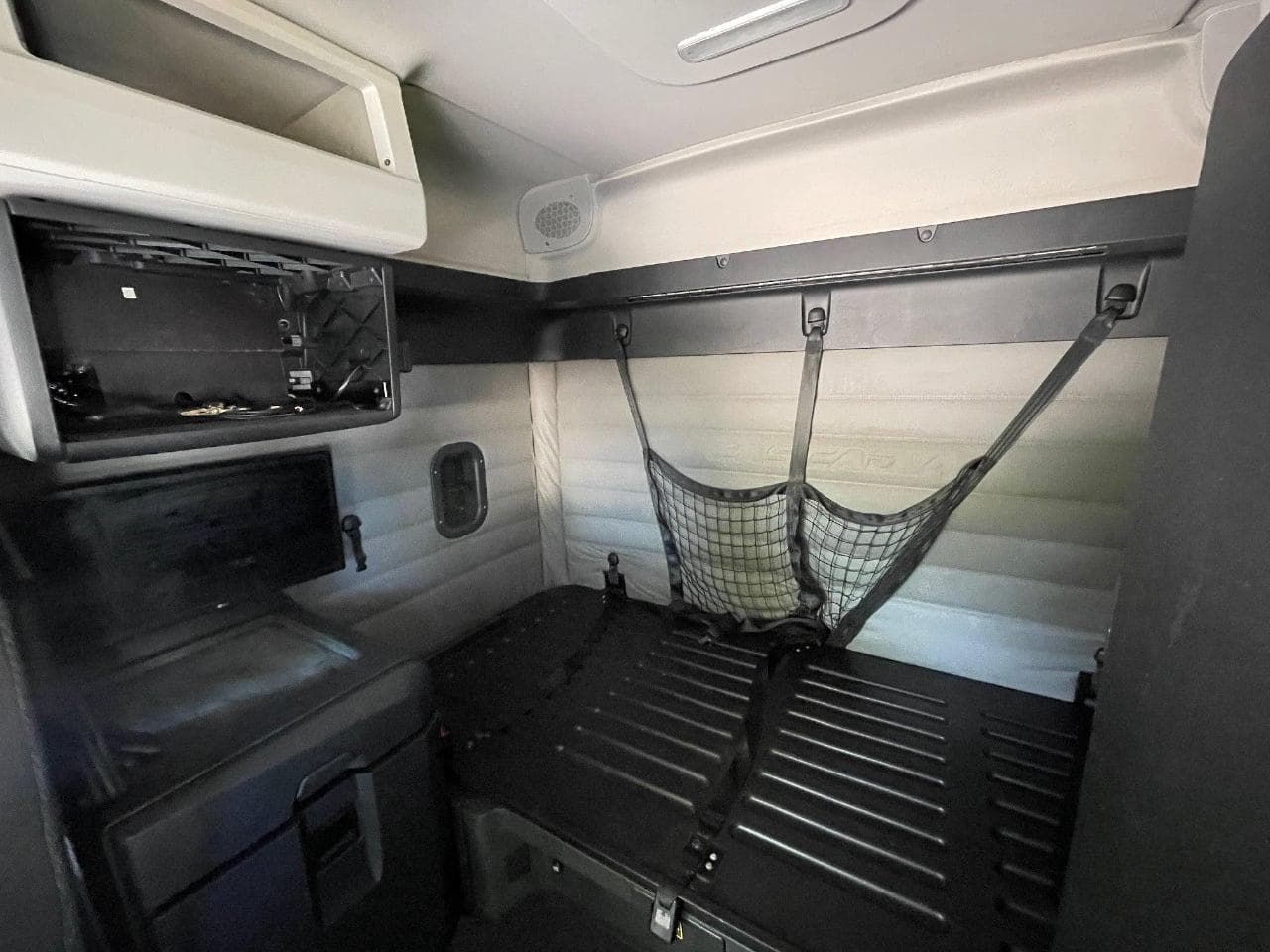 2020 Freightliner Cascadia 126 image 26