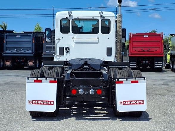 2025 Kenworth T880 image 6
