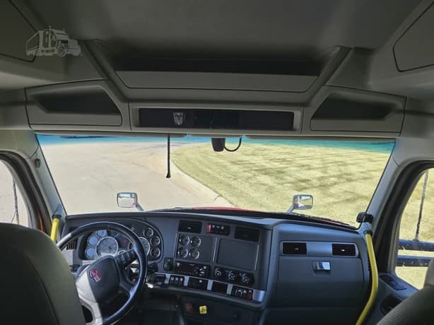 2021 Kenworth T680 image 5