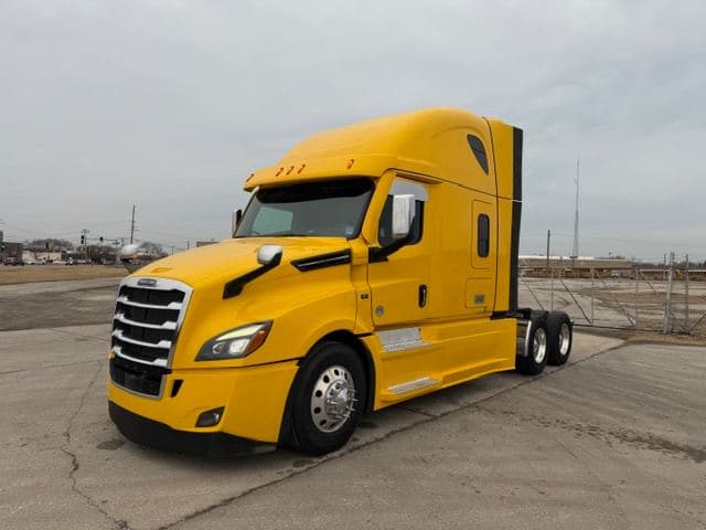 2024 Freightliner Cascadia image 1