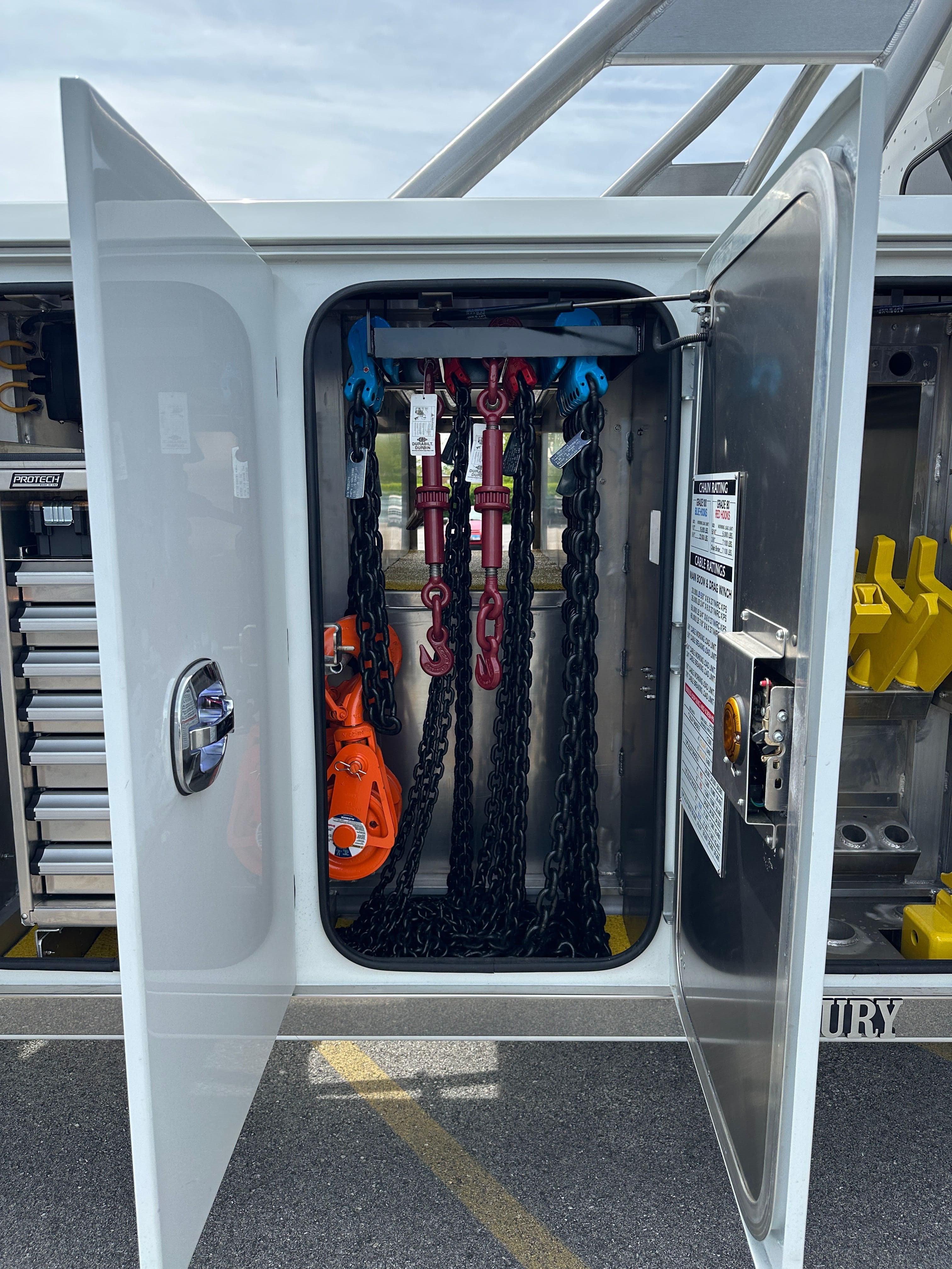 2025 Kenworth T880 with a Century 5130 image 24