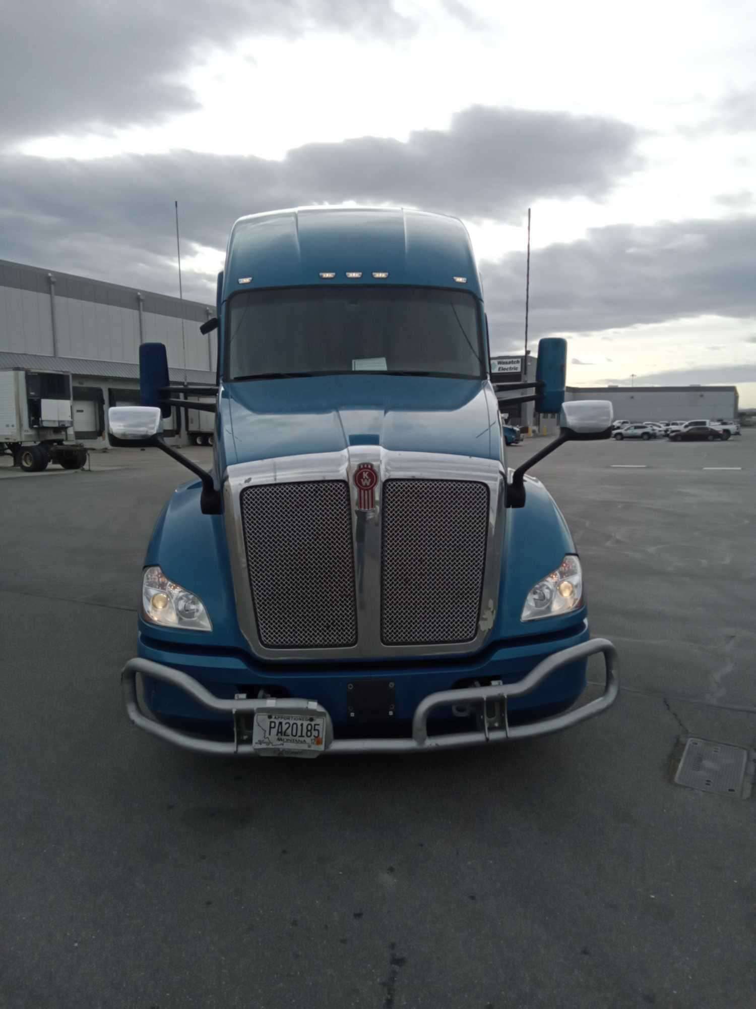 2019 Kenworth T680 image 2