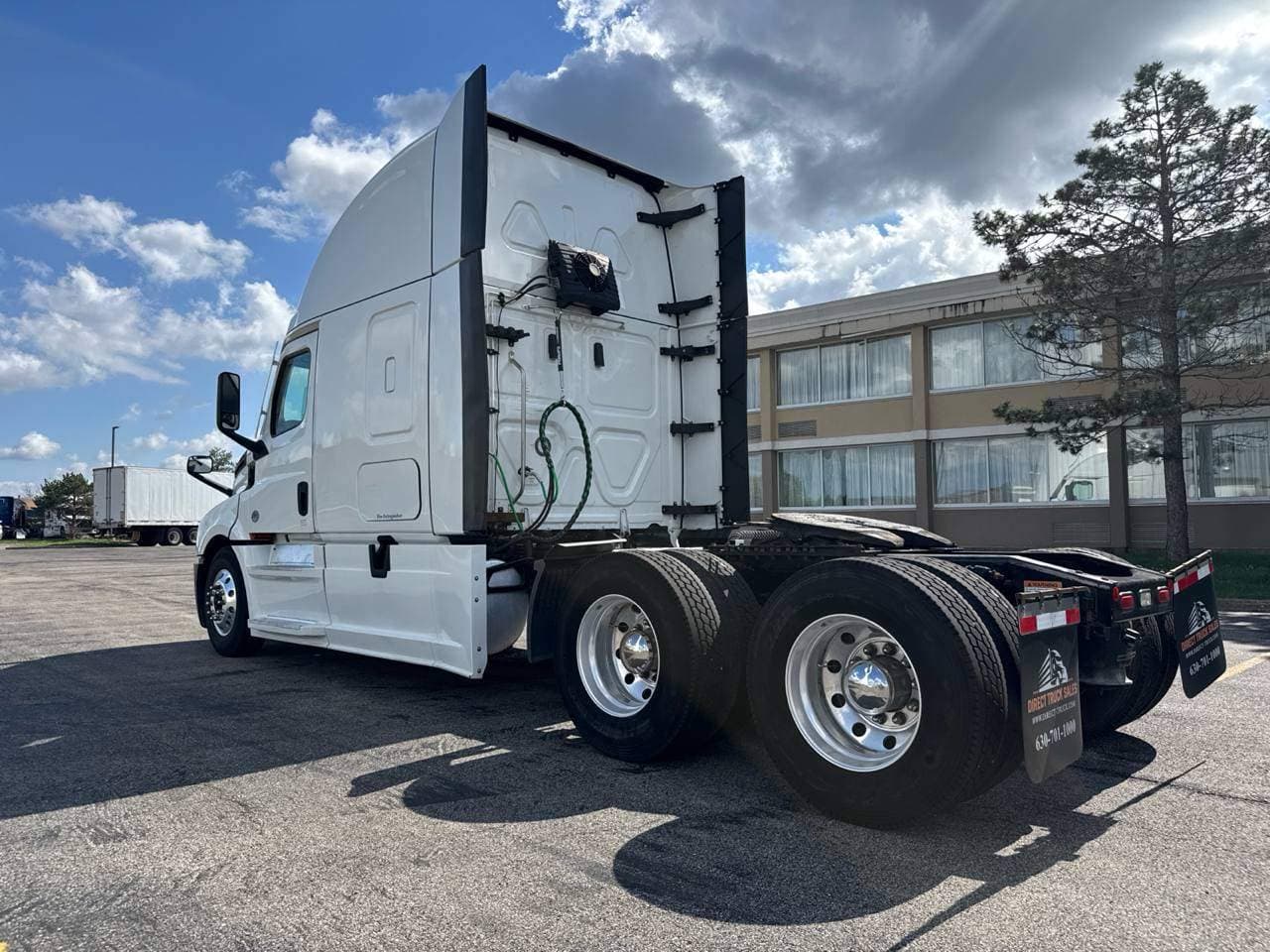 2022 Freightliner Cascadia 126 image 6