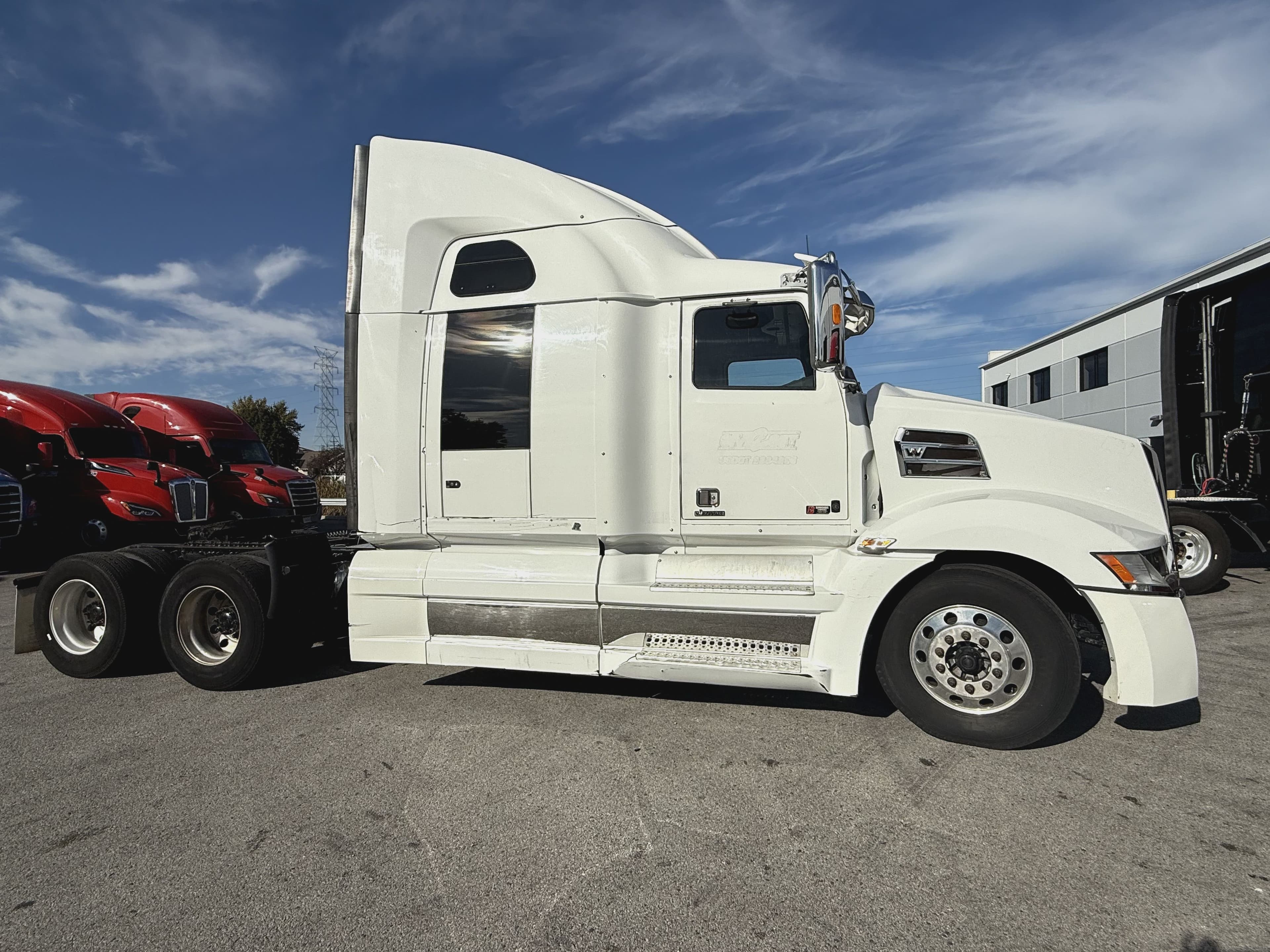2018 Western Star 5700 image 2