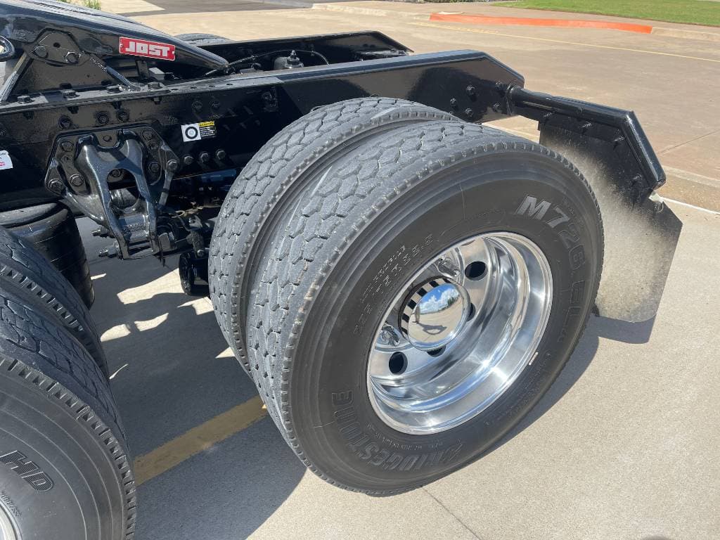 2021 Kenworth T680 image 8