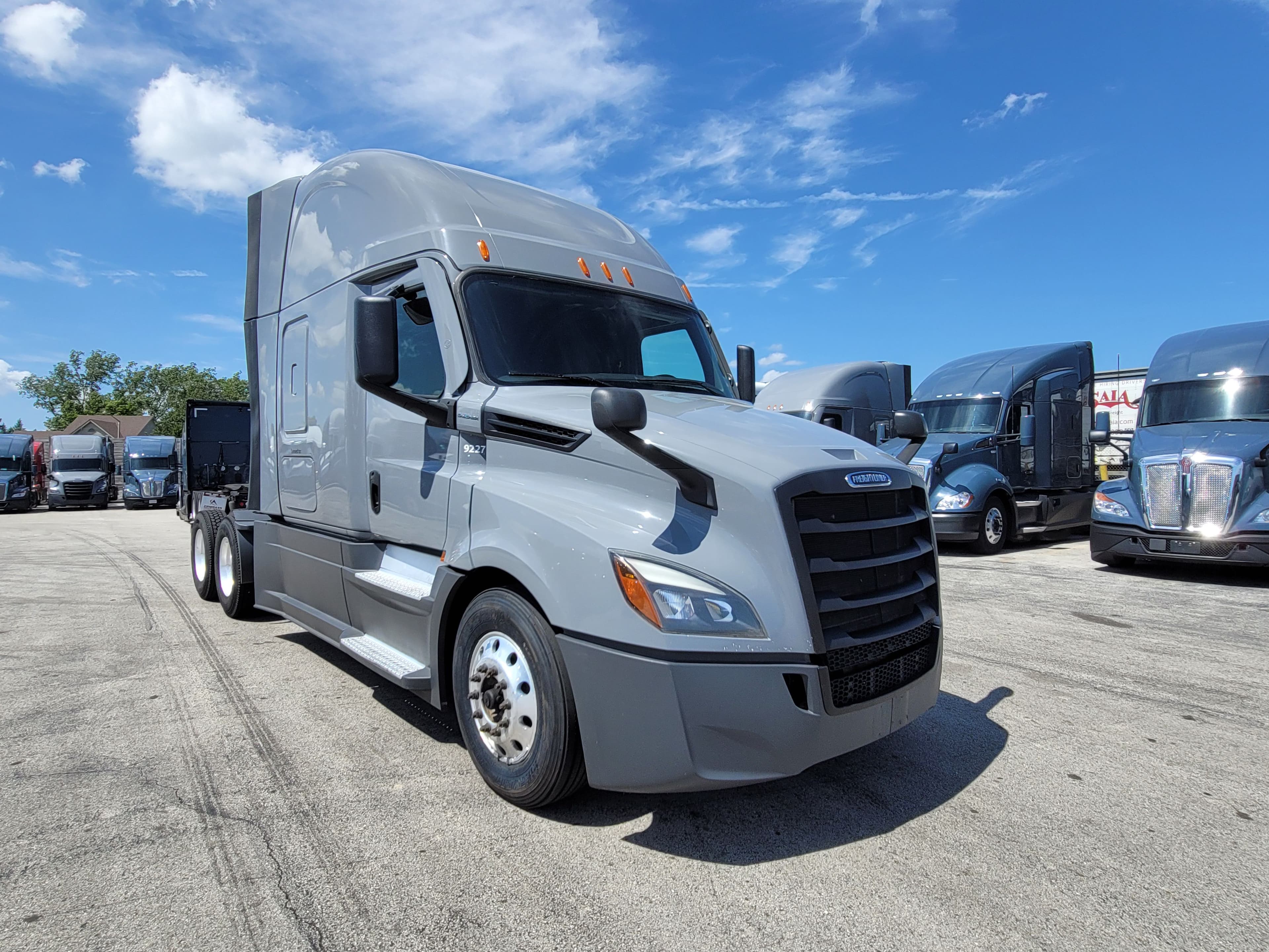 2022 Freightliner Cascadia 126 image 5