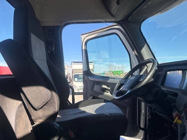 2018 Freightliner Cascadia image 6