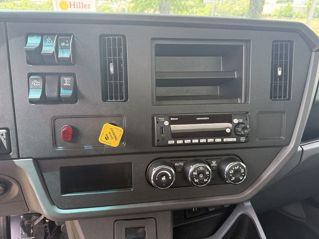Used 2024 KENWORTH T280 image 31