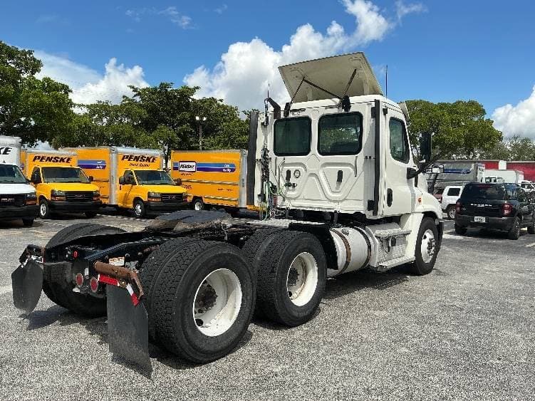 2018 Freightliner Cascadia image 8