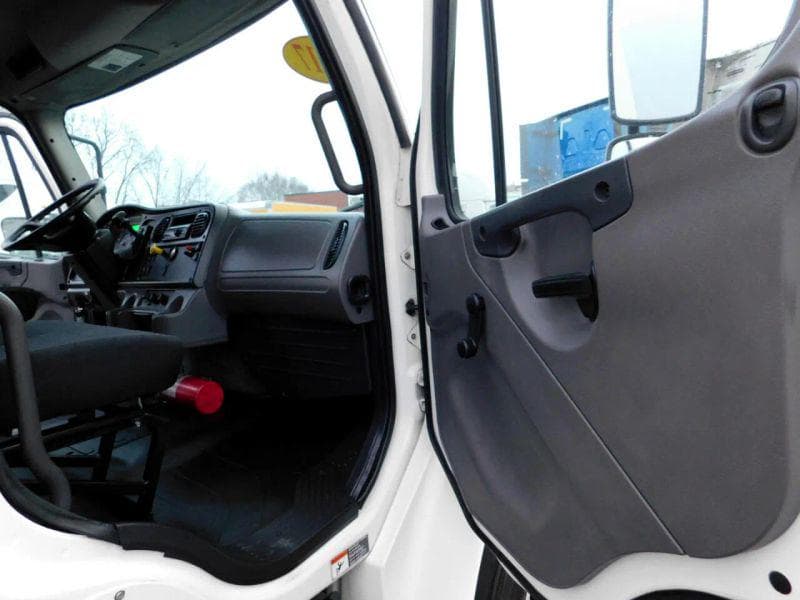 2017 Freightliner Cascadia 125 image 25