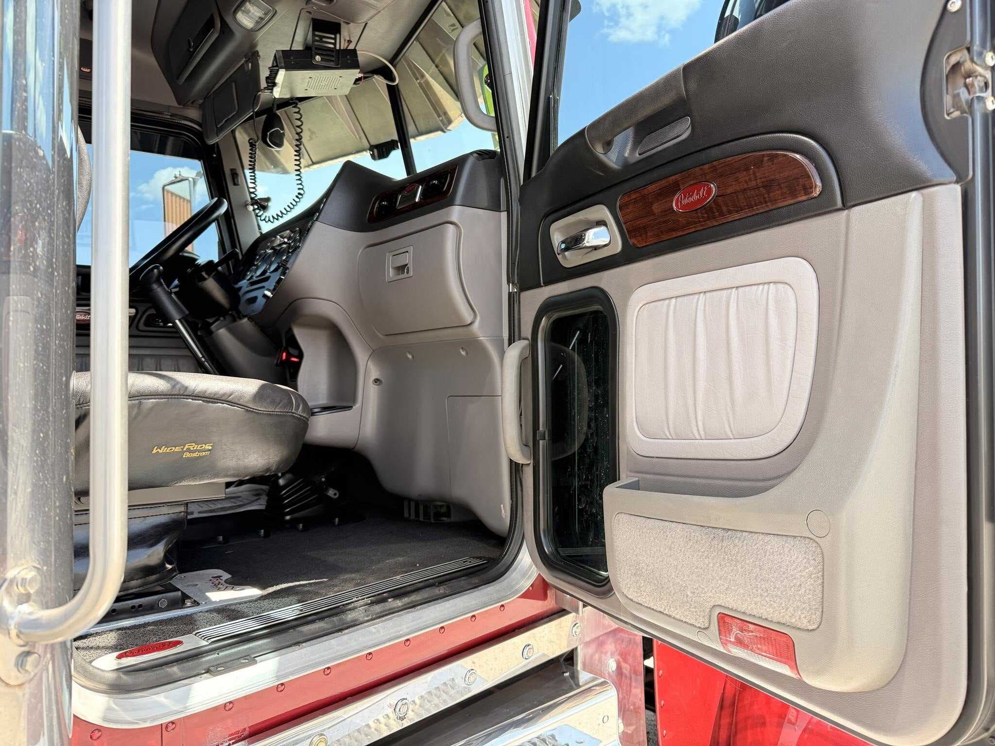 Used 2020 PETERBILT 389 Conventional - Sleeper Truck in Heyburn, ID image 22