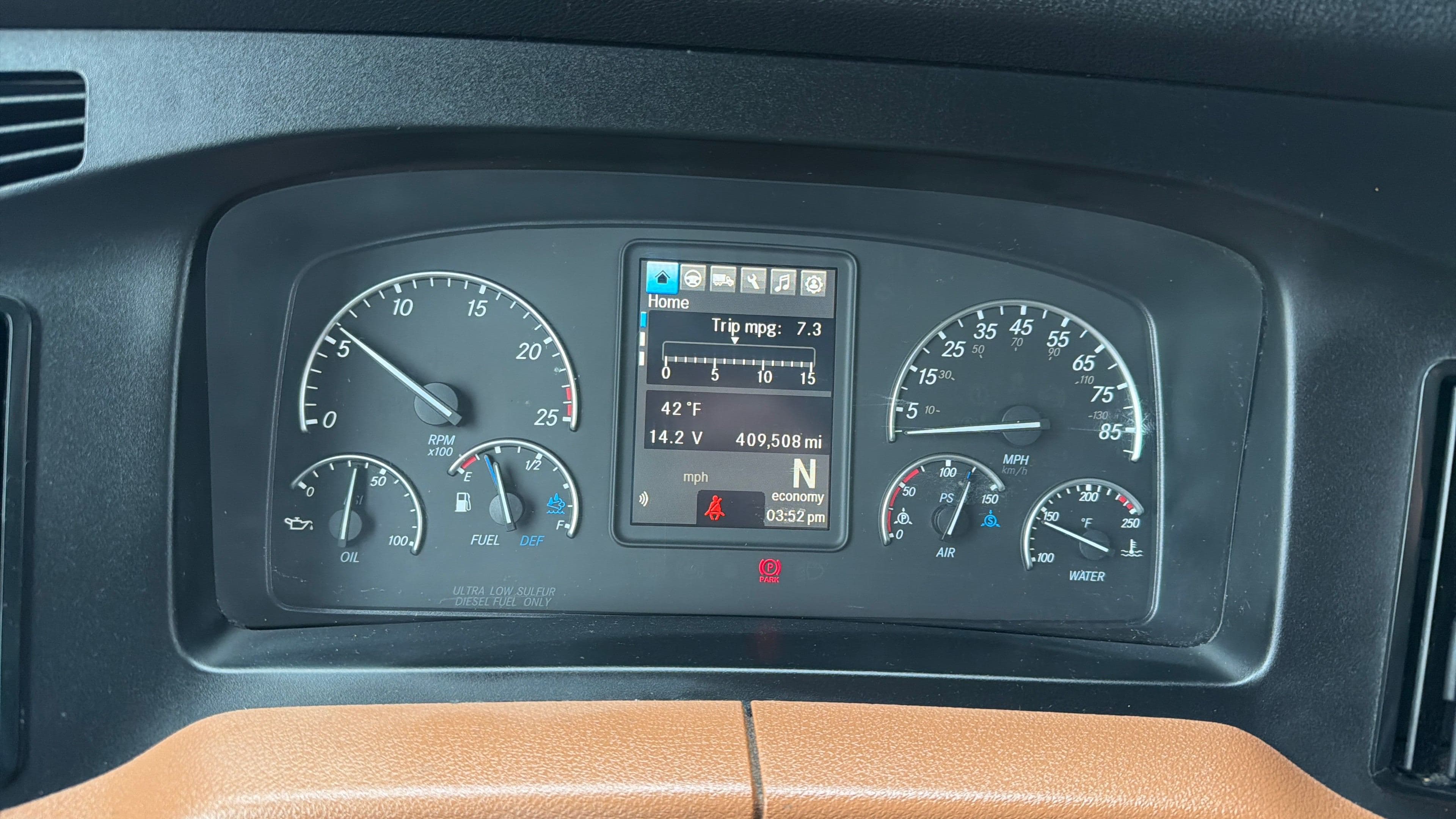 2021 Freightliner Cascadia image 8