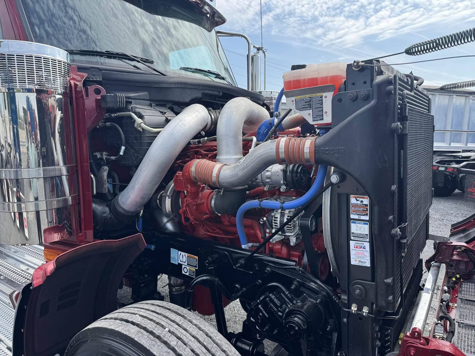 2025 Peterbilt 589 image 13