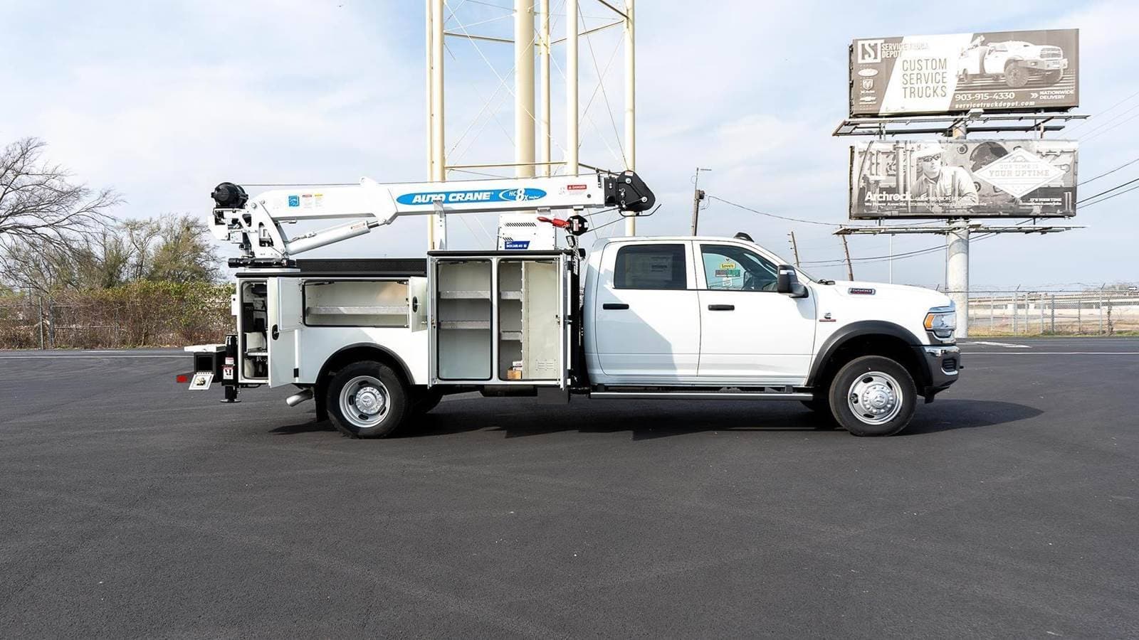 2024 RAM 5500 SLT Mechanic / Service Truck - 370HP, Automatic image 3