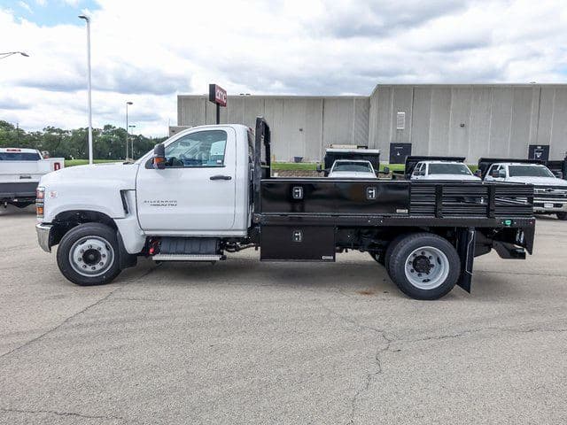 2024 Chevrolet Silverado 4500HD Work Truck image 6