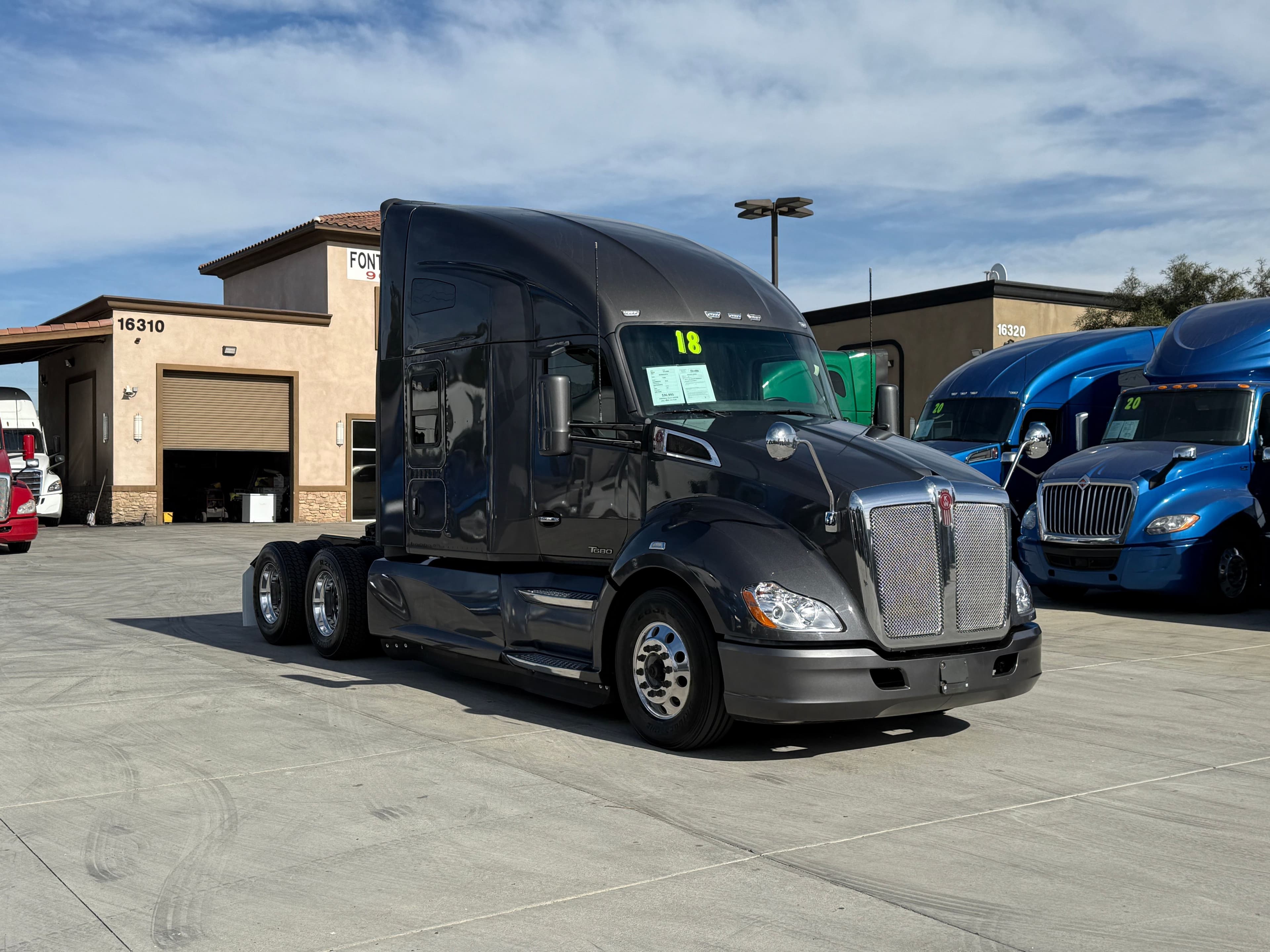 2018 Kenworth T680 image 3