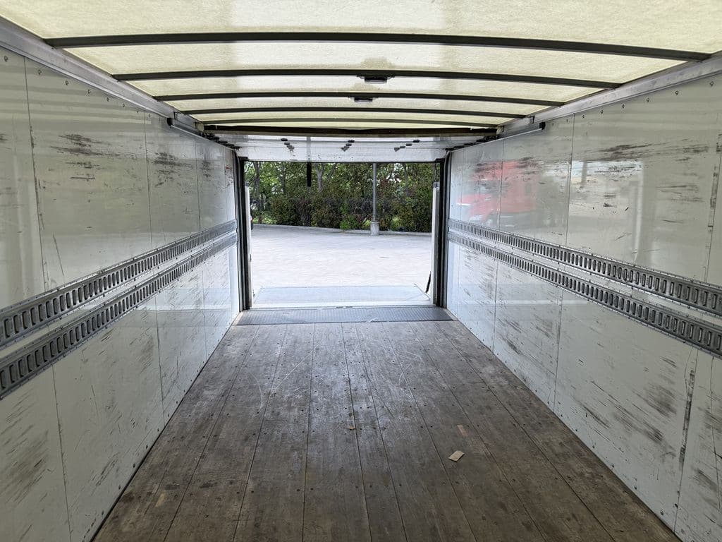 Used 2023 KENWORTH T270 image 25