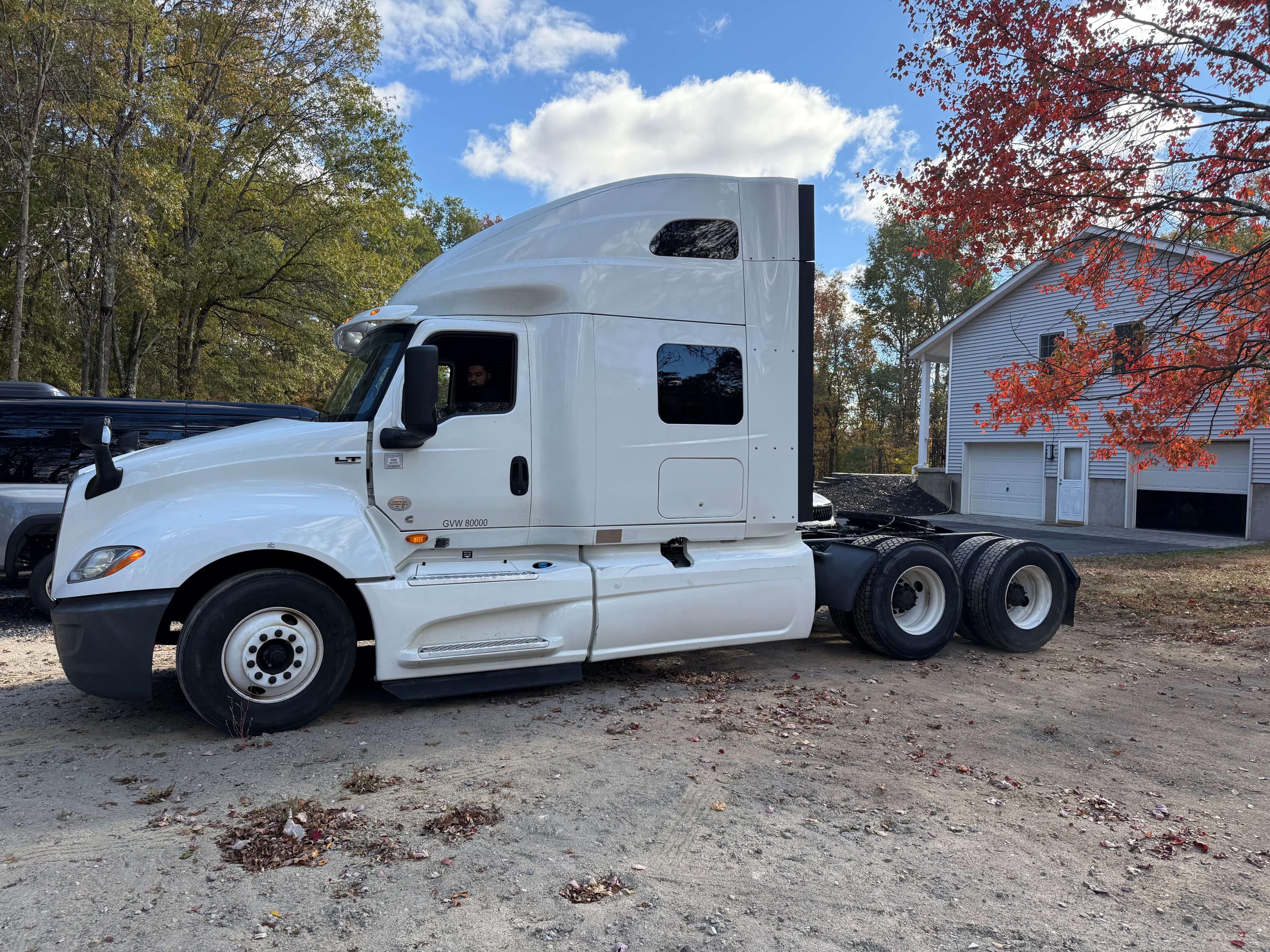 2019 International LT625 image 22