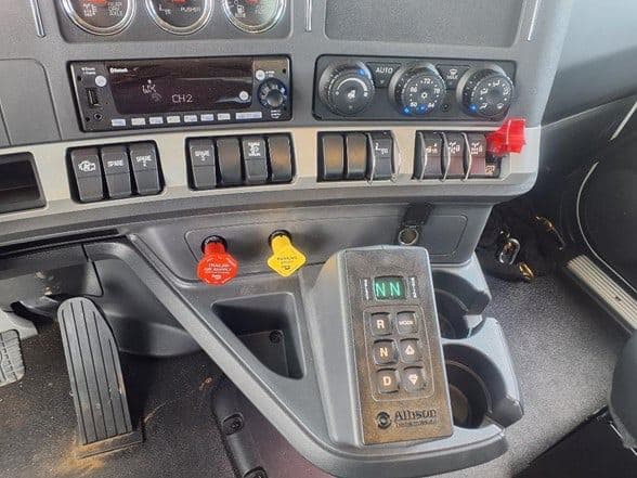 2026 Kenworth T880 image 22