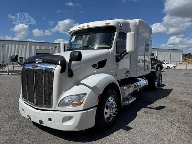 2021 PETERBILT 579  image 2