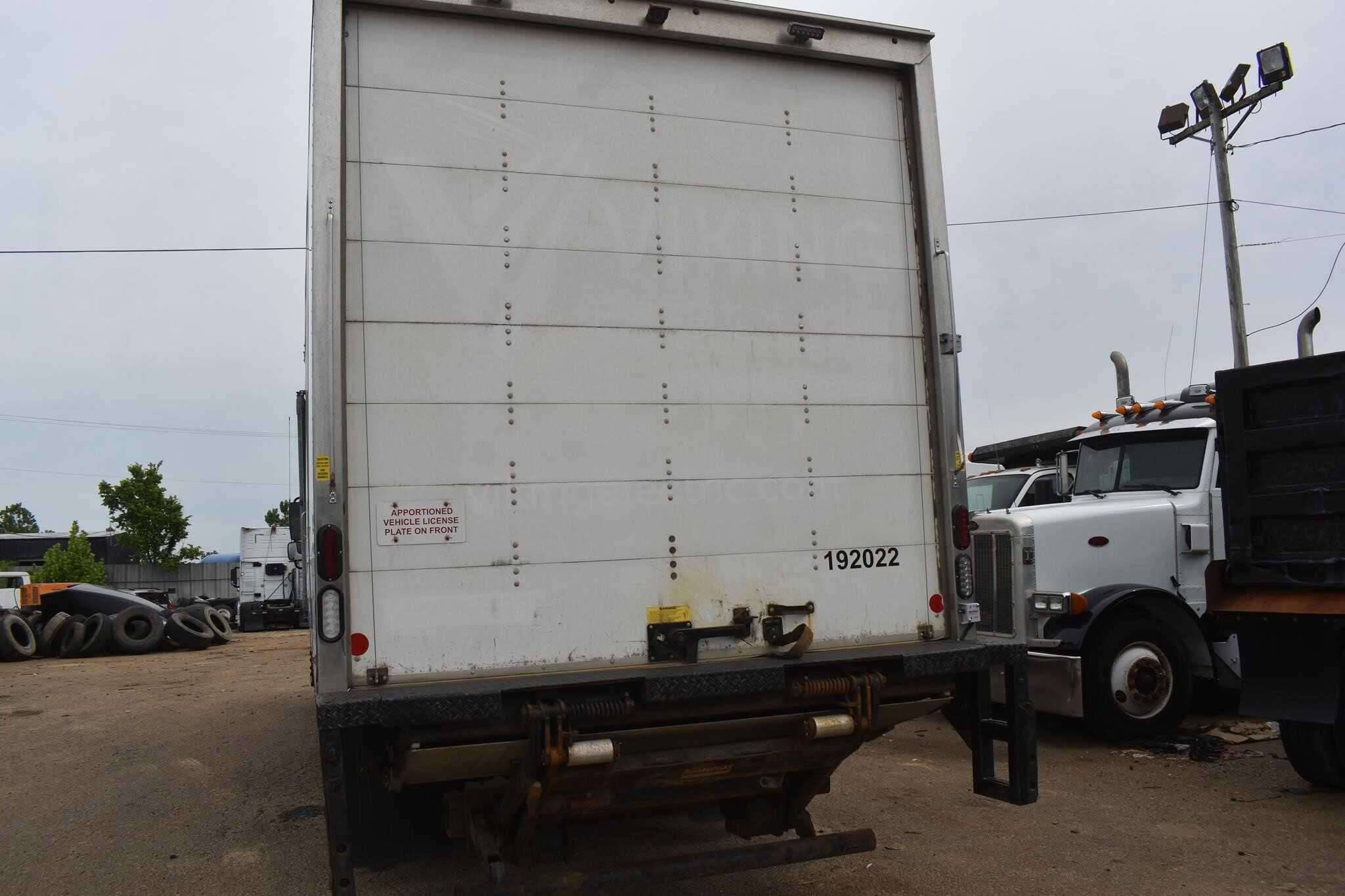 2019 Freightliner M2 image 15