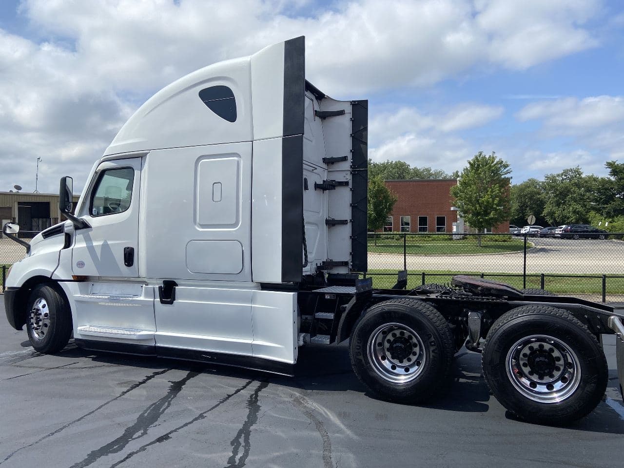 2020 Freightliner Cascadia image 7