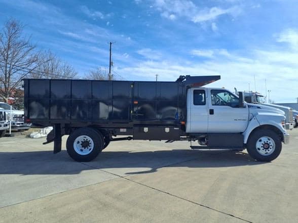 2025 Ford 4143D image 3