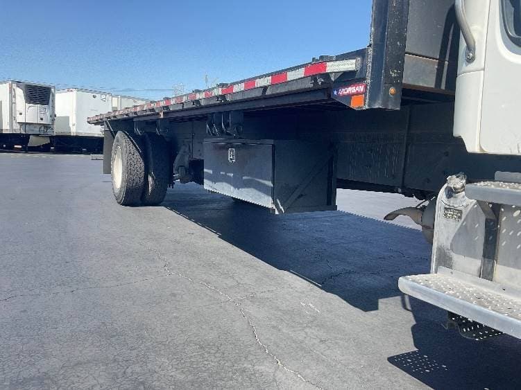 2021 Freightliner M2 image 10