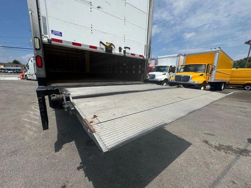 2017 International 4300 image 20