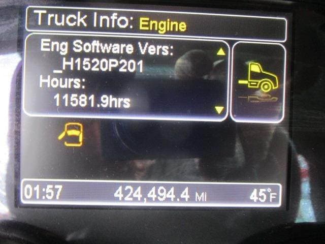 2020 Peterbilt 567 image 9