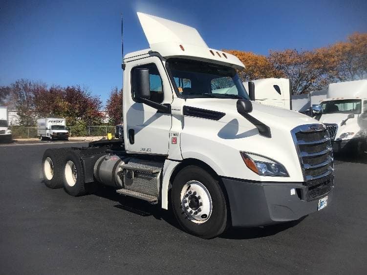 2018 Freightliner Cascadia image 1