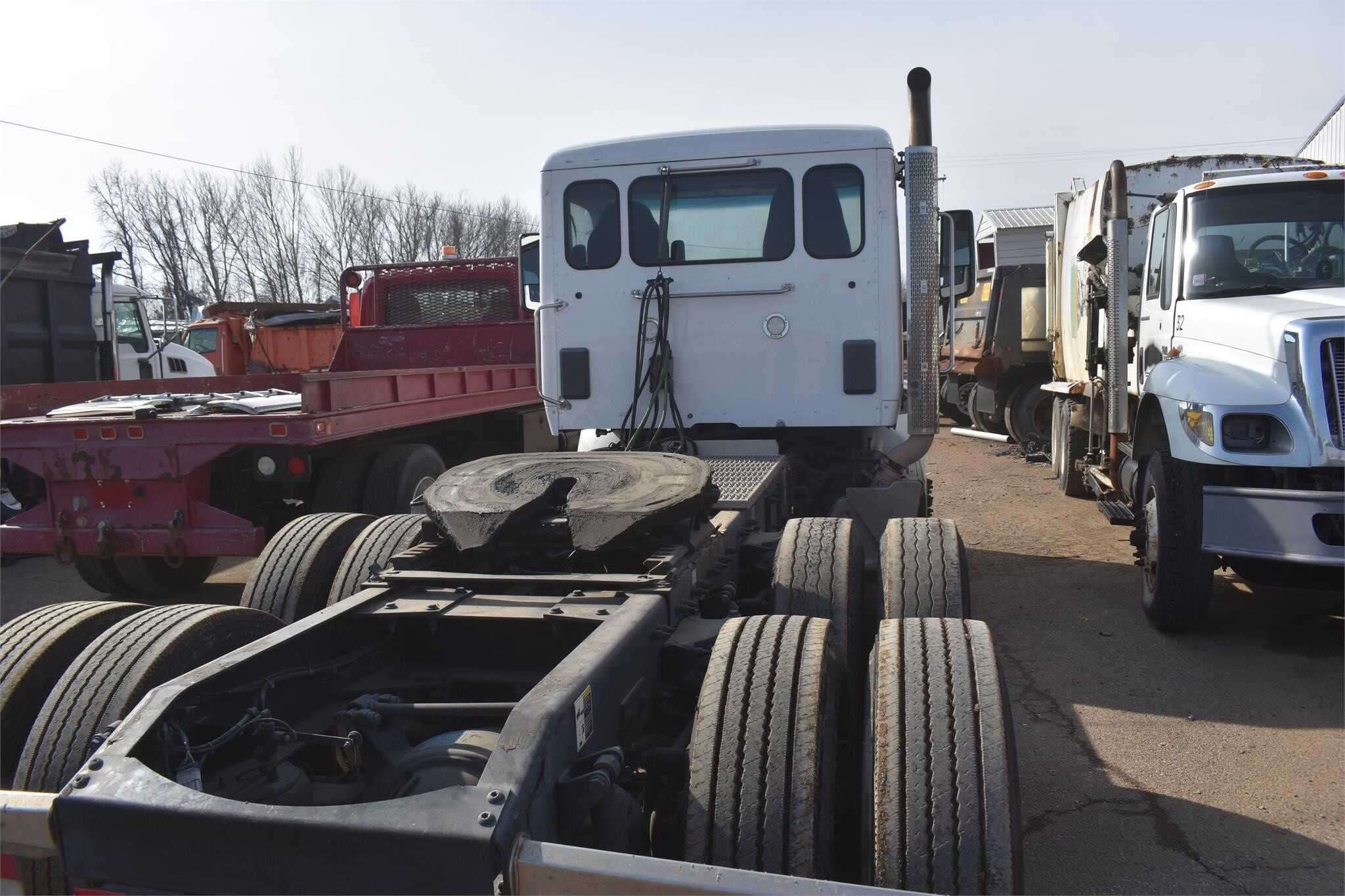 2019 Peterbilt 579 image 3