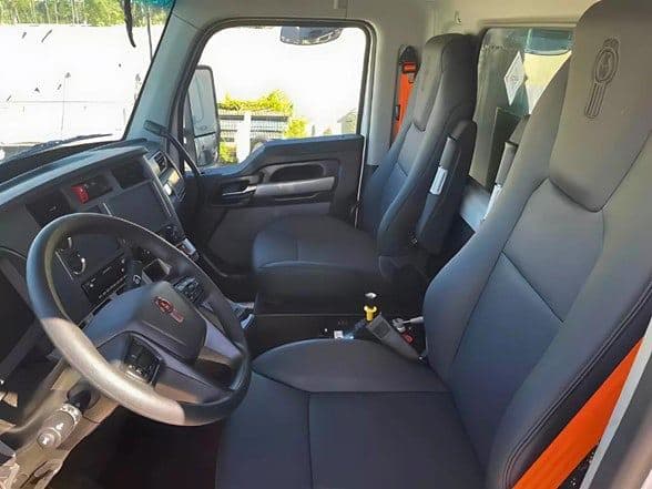 2025 Kenworth T880 image 12