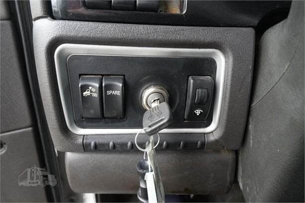 2013 Kenworth T6 Series image 7