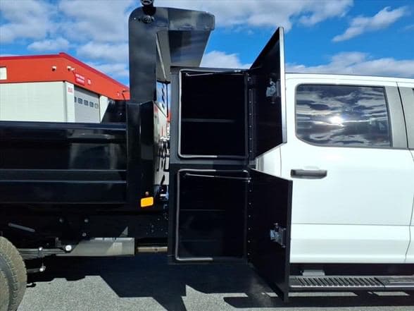 2026 Ford F550 image 6