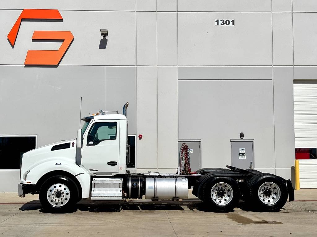 2021 Kenworth T880 image 4