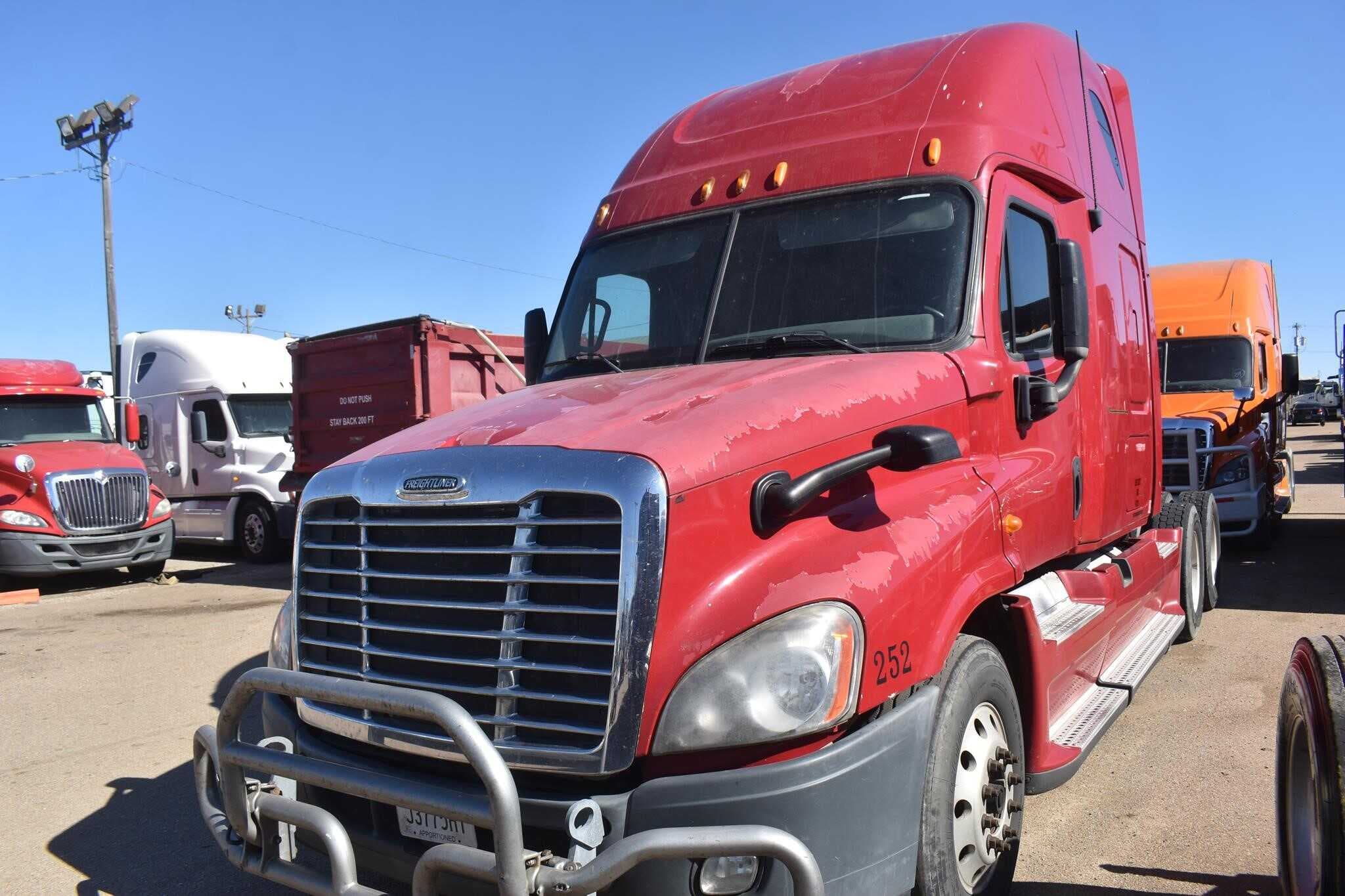 2013 Freightliner Cascadia 125 image 5
