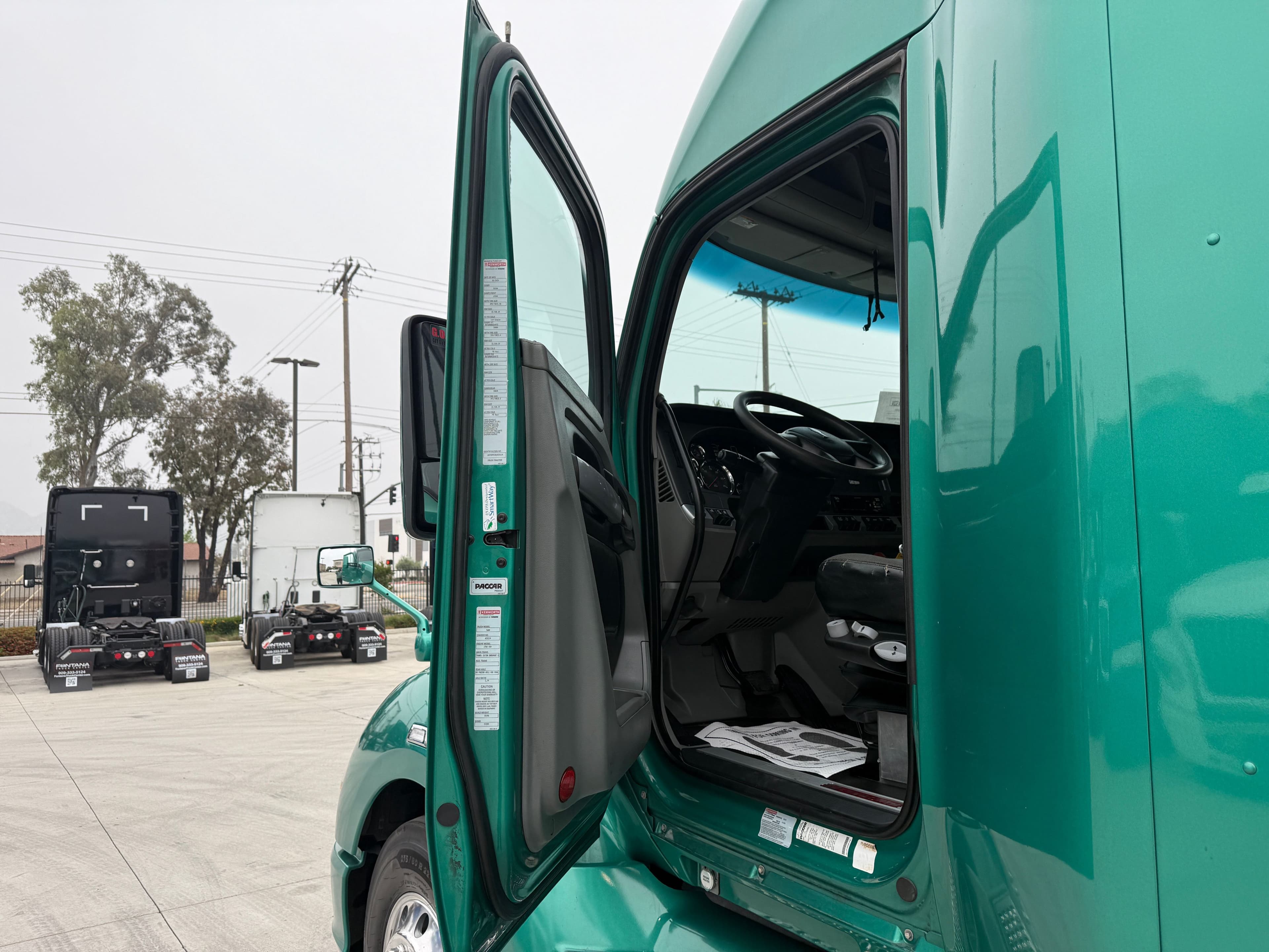 2021 Kenworth T680 image 6