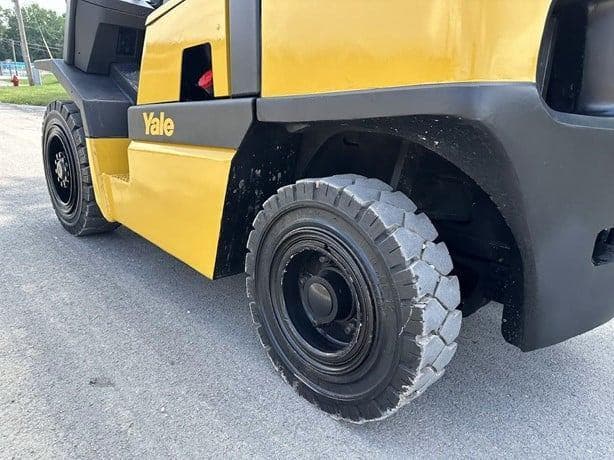 2005 YALE GDP080LJ image 5