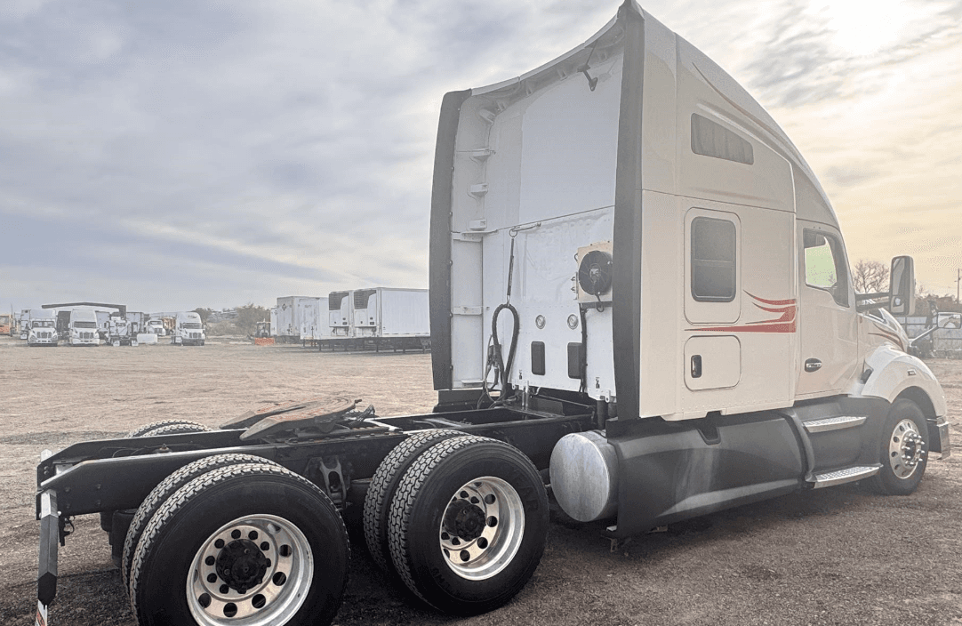 2020 Kenworth T680 image 4