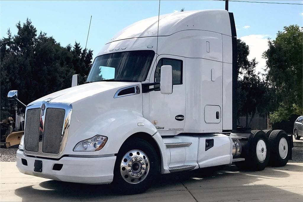 2018 Kenworth T680 image 2