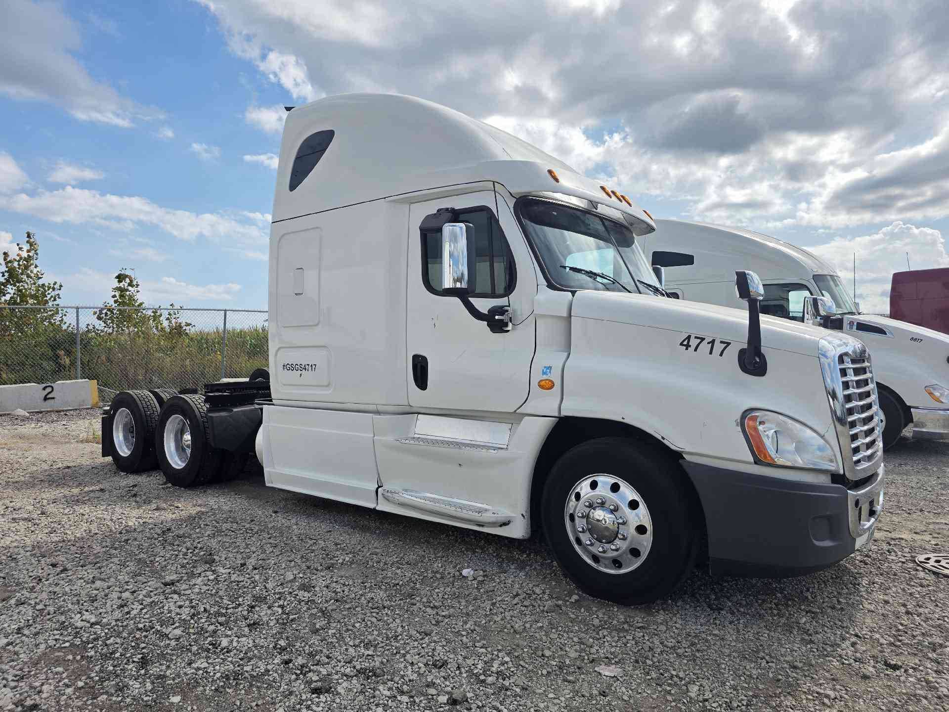 2016 Freightliner Cascadia image 3