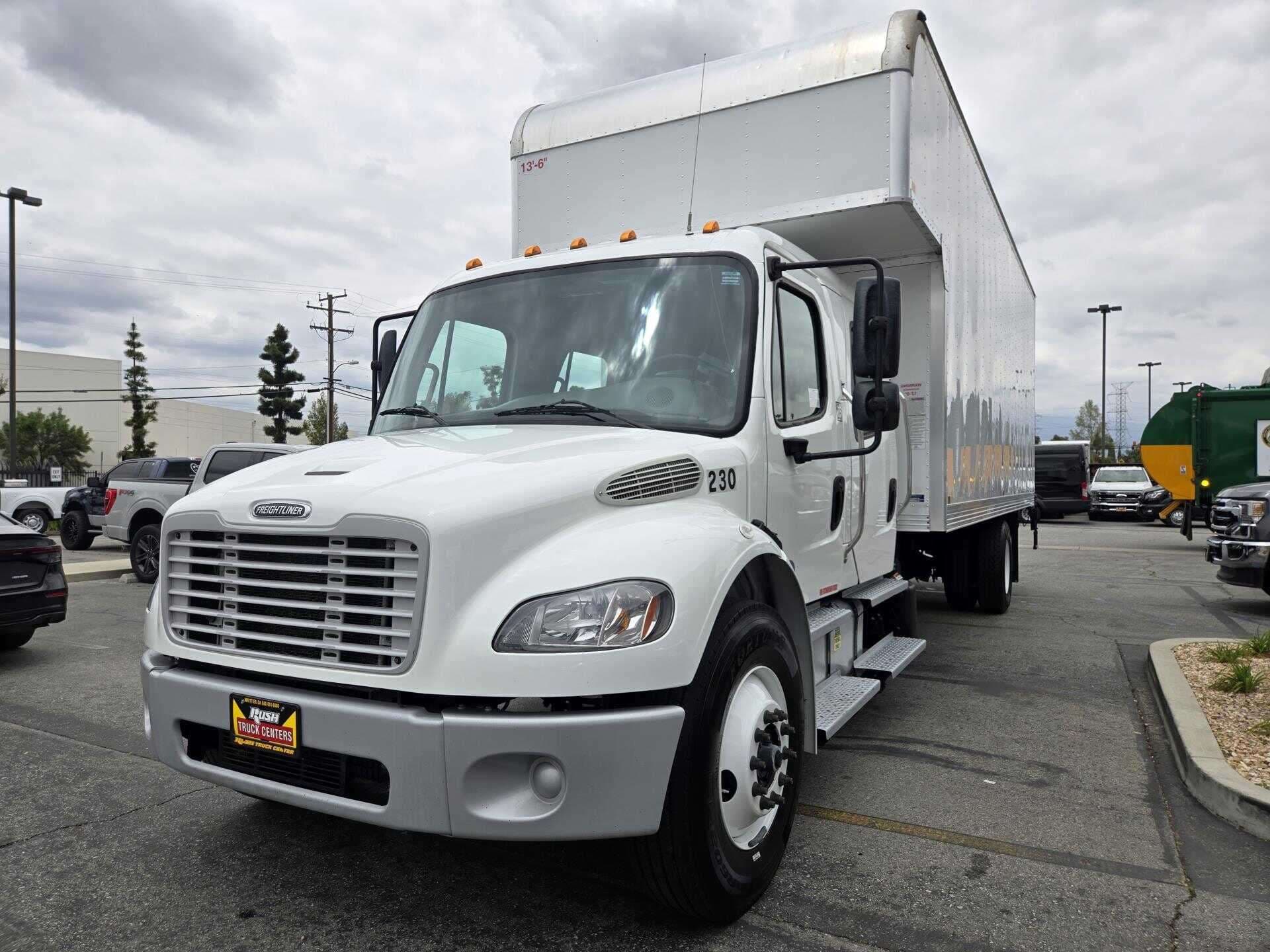 2023 Freightliner M2 106 image 1