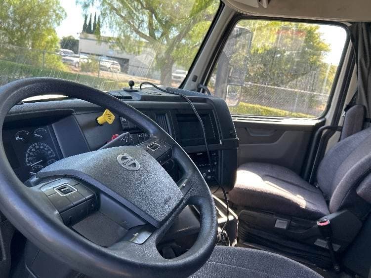 2023 Volvo VNL image 14