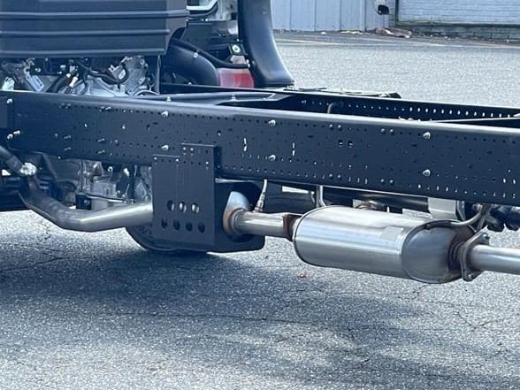 2025 Isuzu NRR image 7